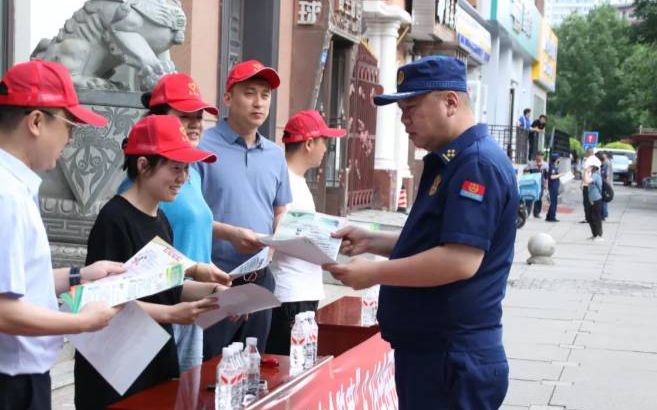 我院开展“安全生产月”宣传咨询日活动